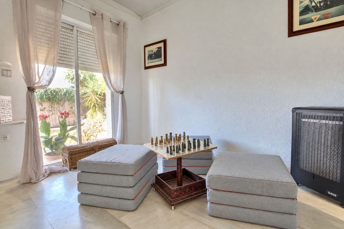6 soverom Villa til salgs i La Cala de Mijas med svømmebasseng garasje - € 595 000 (Ref: 10153119)
