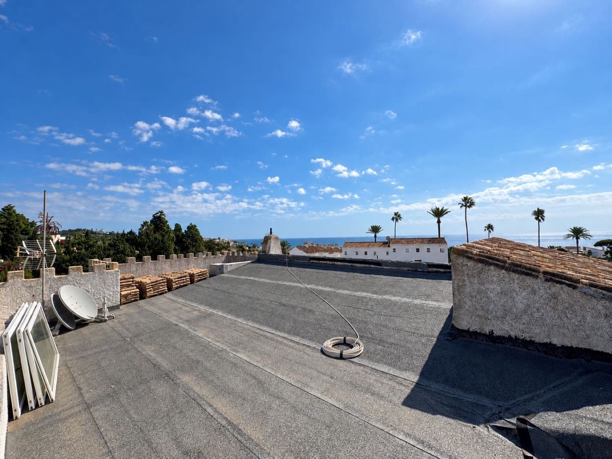 6 soverom Villa til salgs i La Cala de Mijas med svømmebasseng garasje - € 595 000 (Ref: 10153119)