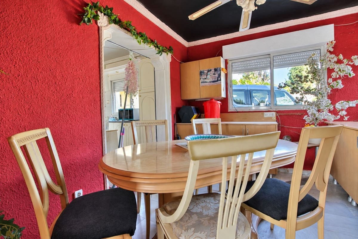 6 soverom Villa til salgs i La Cala de Mijas med svømmebasseng garasje - € 595 000 (Ref: 10153119)