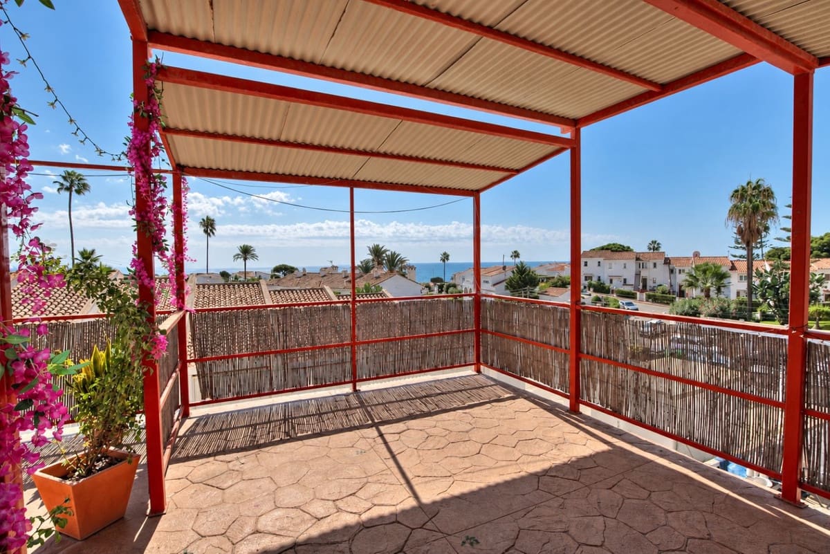 6 soverom Villa til salgs i La Cala de Mijas med svømmebasseng garasje - € 595 000 (Ref: 10153119)