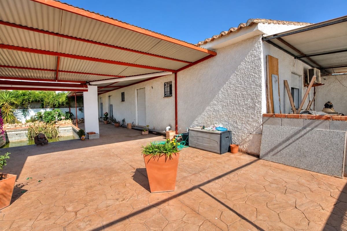 6 soverom Villa til salgs i La Cala de Mijas med svømmebasseng garasje - € 595 000 (Ref: 10153119)