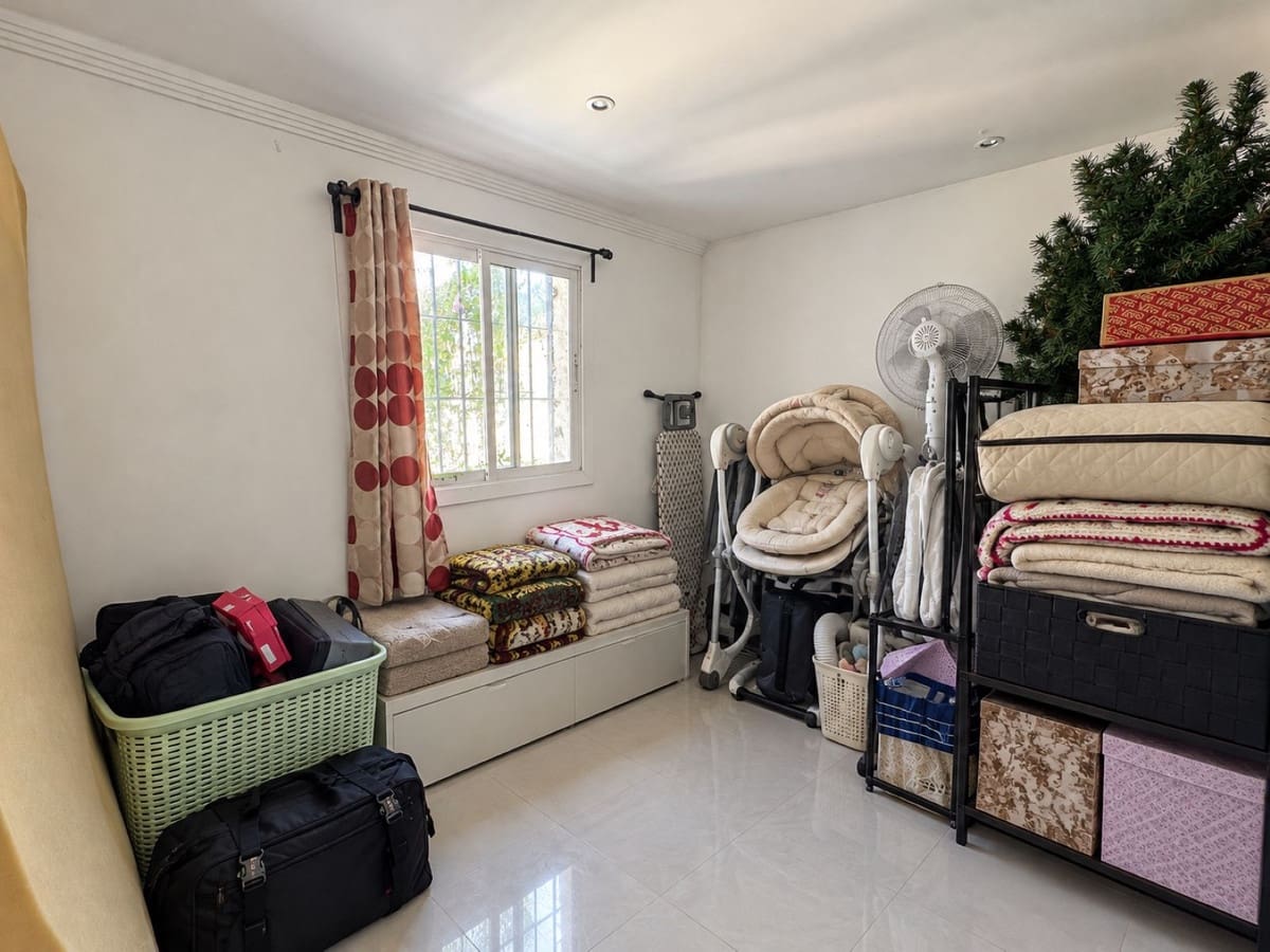 6 soverom Villa til salgs i La Cala de Mijas med svømmebasseng garasje - € 595 000 (Ref: 10153119)