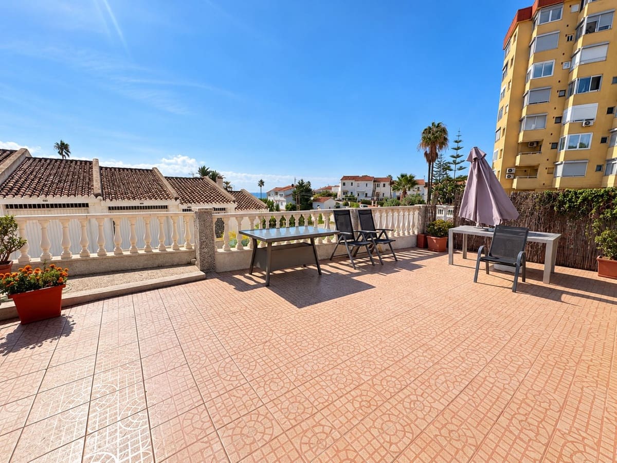 6 soverom Villa til salgs i La Cala de Mijas med svømmebasseng garasje - € 595 000 (Ref: 10153119)