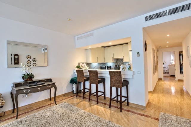 1 soveværelse Lejlighed til salg i Río Real, Marbella med swimmingpool garage - € 435.000 (Ref: 10154133)