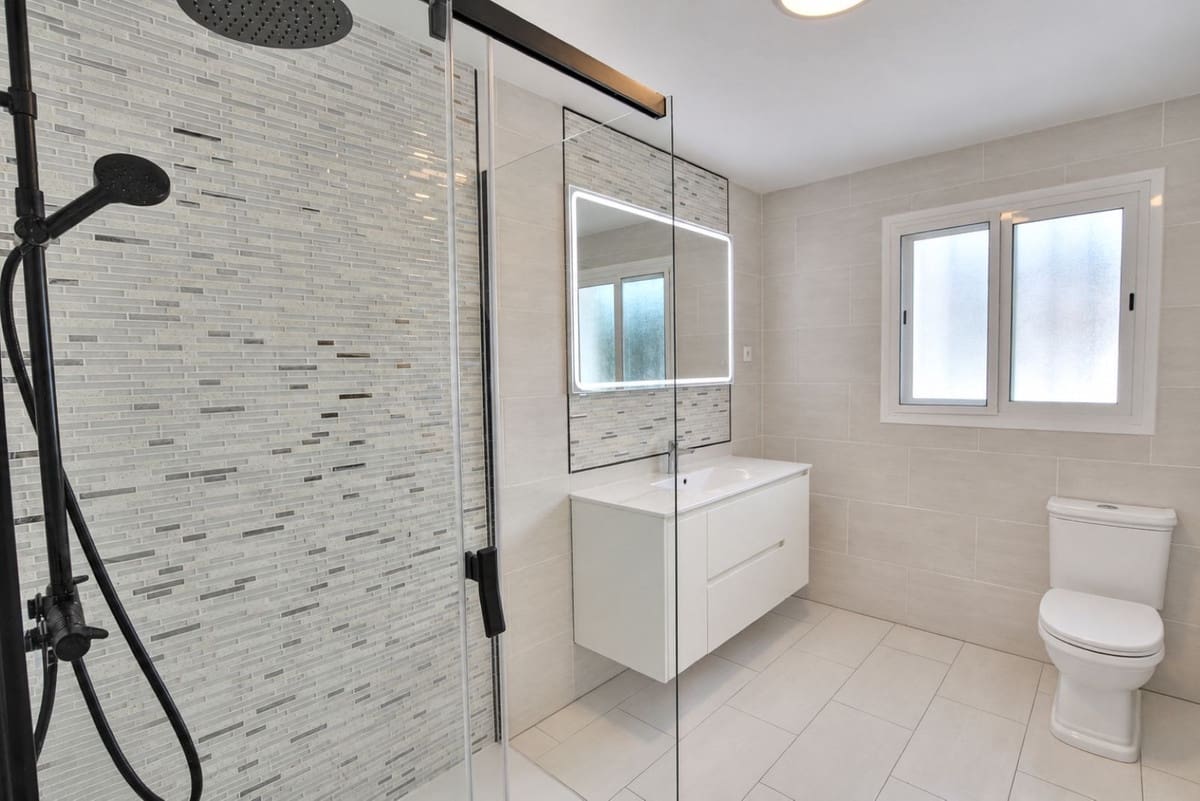 2 soveværelse Villa til salg i El Chaparral med swimmingpool garage - € 825.000 (Ref: 10167463)