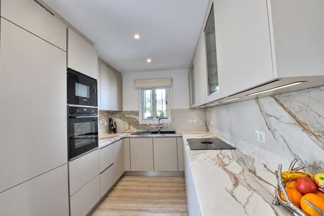 2 soverom Villa til salgs i El Chaparral, Mijas med svømmebasseng garasje - € 825 000 (Ref: 10167463)