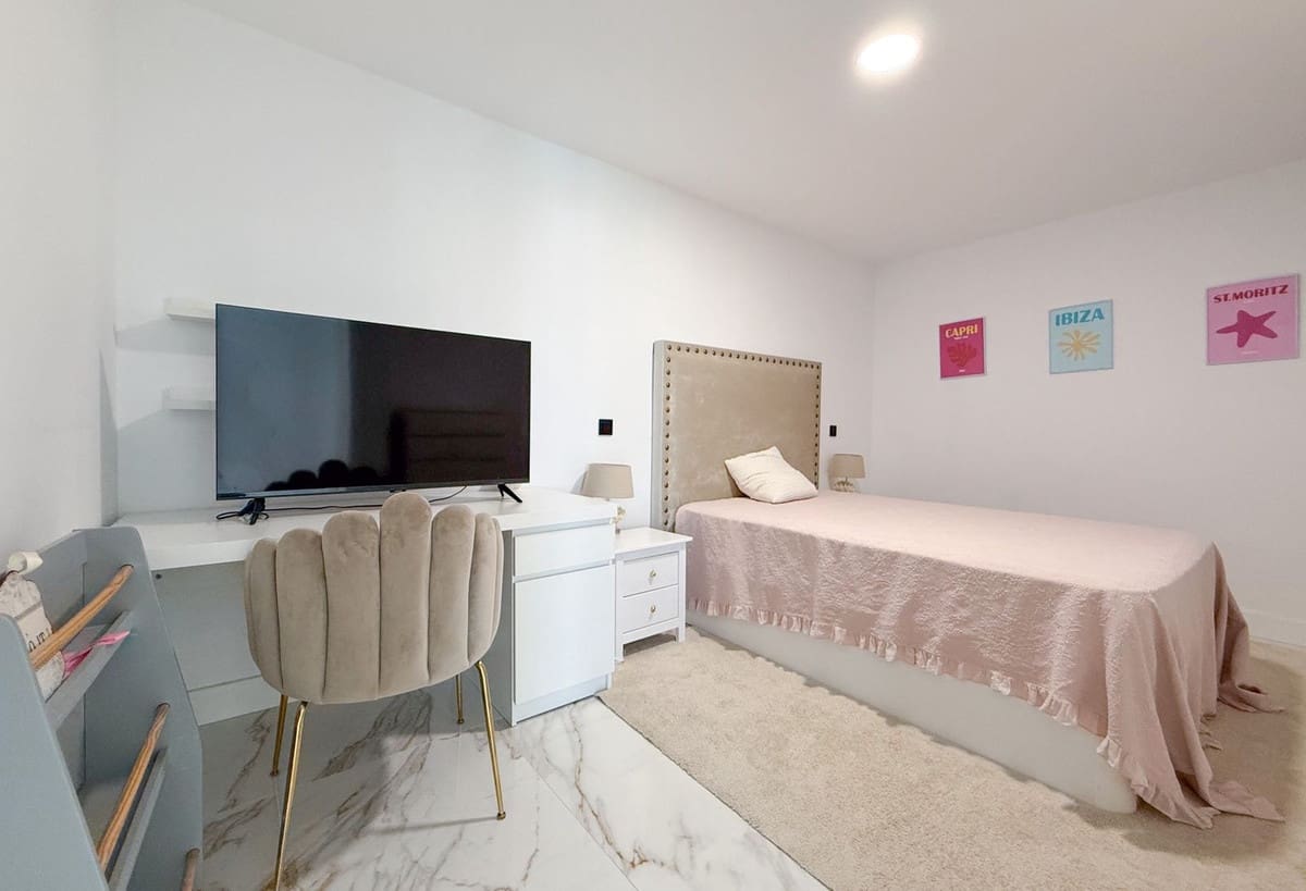 5 chambre Villa/Maison à vendre à La Cala Golf avec piscine garage - 975 000 € (Ref: 10167580)