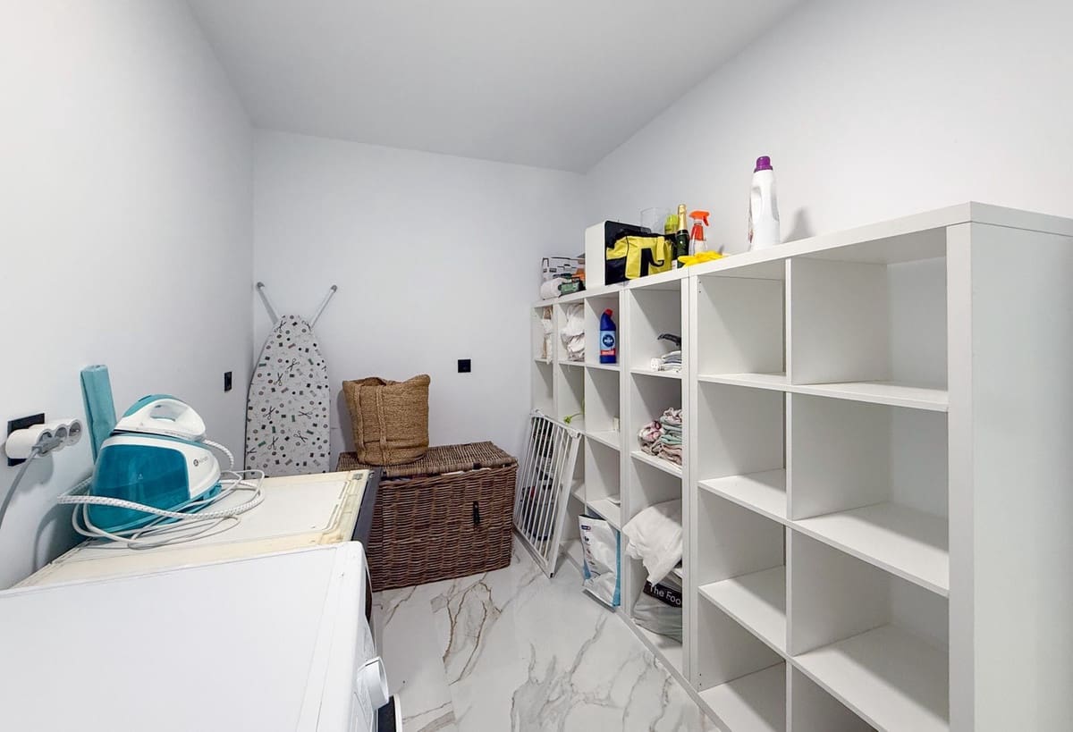 5 chambre Villa/Maison à vendre à La Cala Golf avec piscine garage - 975 000 € (Ref: 10167580)