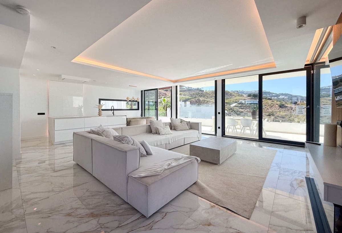 5 chambre Villa/Maison à vendre à La Cala Golf avec piscine garage - 975 000 € (Ref: 10167580)