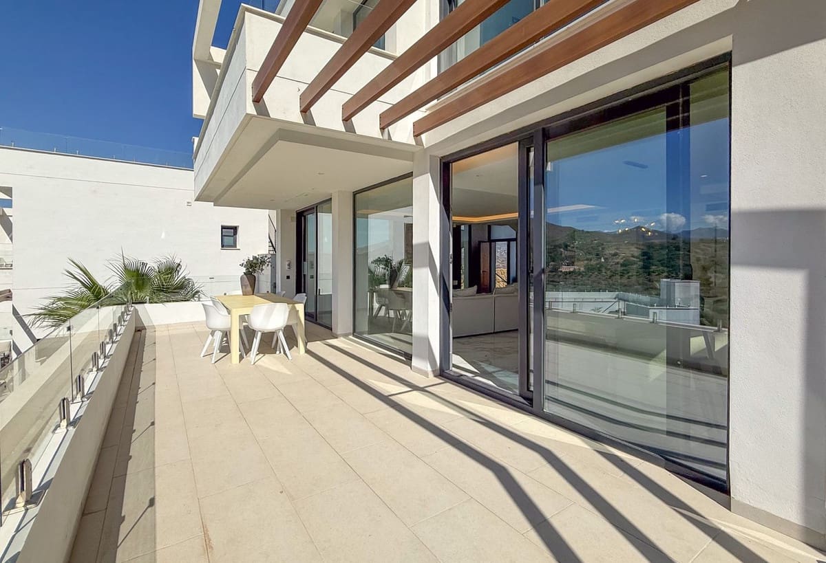 5 chambre Villa/Maison à vendre à La Cala Golf avec piscine garage - 975 000 € (Ref: 10167580)
