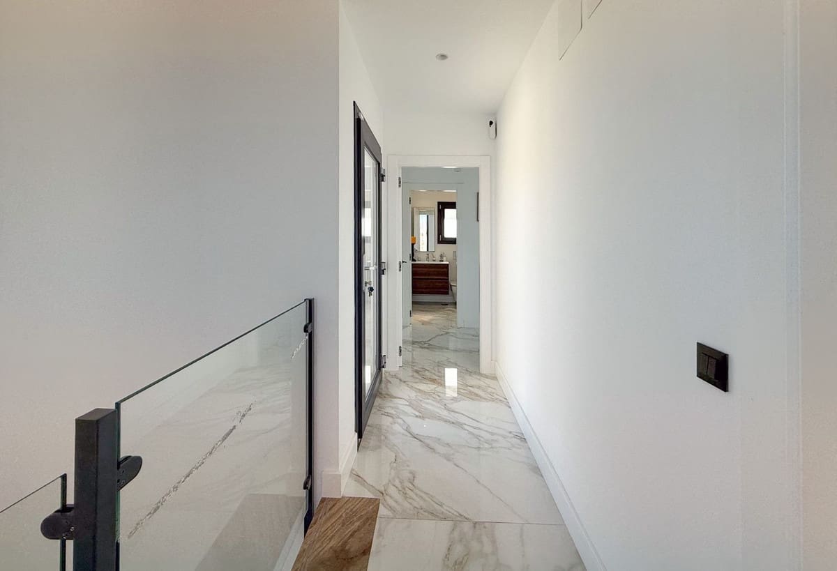 5 chambre Villa/Maison à vendre à La Cala Golf avec piscine garage - 975 000 € (Ref: 10167580)
