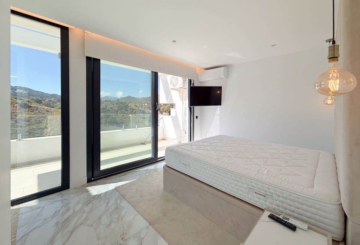 5 chambre Villa/Maison à vendre à La Cala Golf avec piscine garage - 975 000 € (Ref: 10167580)