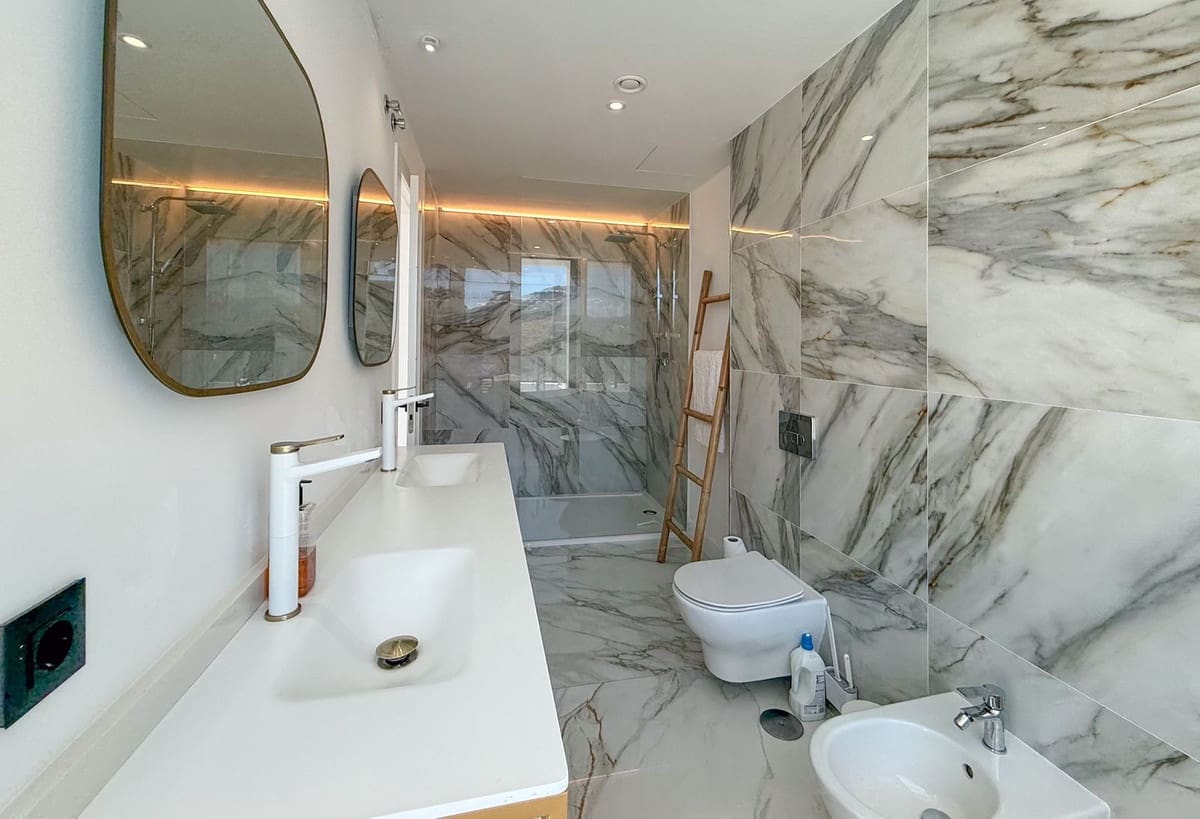 5 chambre Villa/Maison à vendre à La Cala Golf avec piscine garage - 975 000 € (Ref: 10167580)