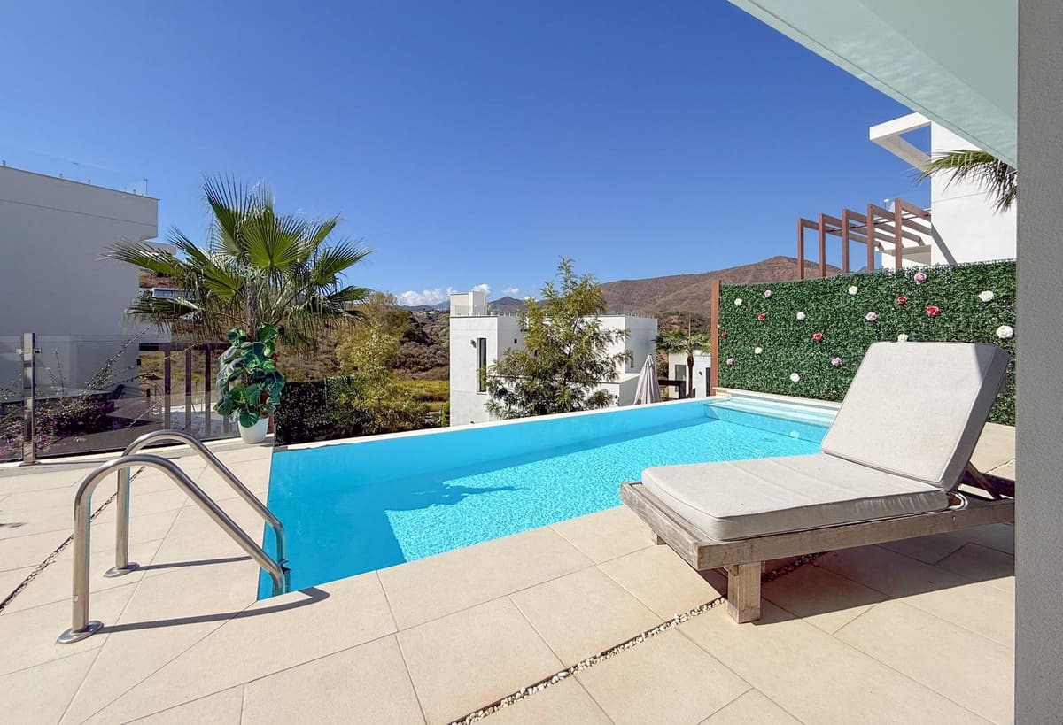 5 chambre Villa/Maison à vendre à La Cala Golf avec piscine garage - 975 000 € (Ref: 10167580)