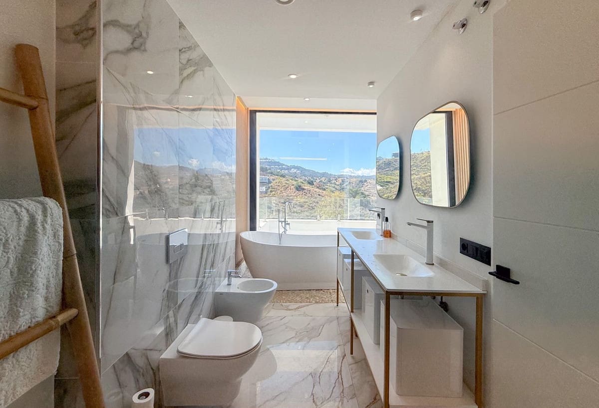 5 chambre Villa/Maison à vendre à La Cala Golf avec piscine garage - 975 000 € (Ref: 10167580)