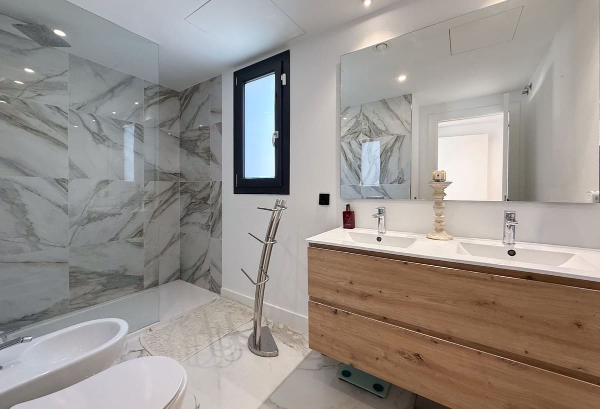 5 chambre Villa/Maison à vendre à La Cala Golf avec piscine garage - 975 000 € (Ref: 10167580)