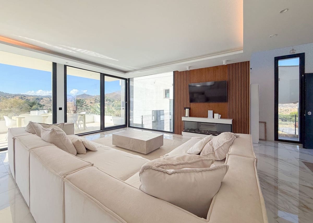 5 chambre Villa/Maison à vendre à La Cala Golf avec piscine garage - 975 000 € (Ref: 10167580)