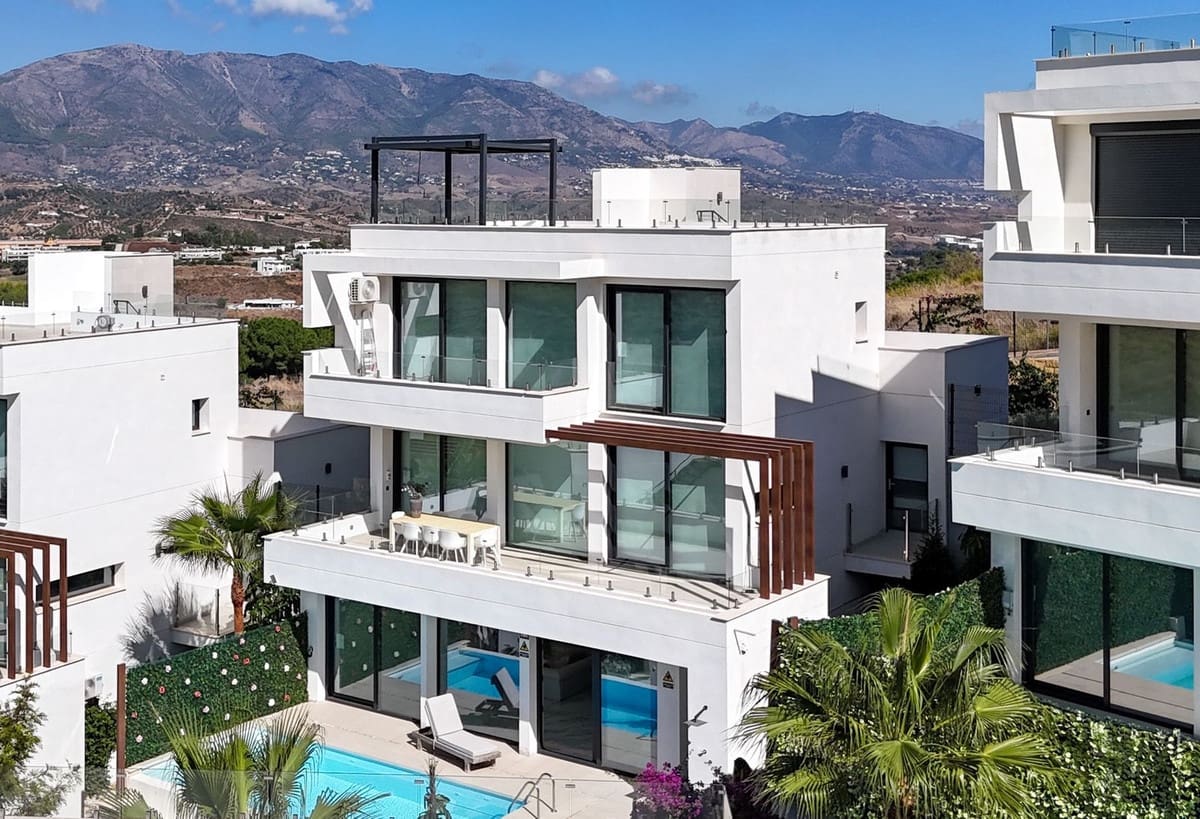 5 chambre Villa/Maison à vendre à La Cala Golf avec piscine garage - 975 000 € (Ref: 10167580)