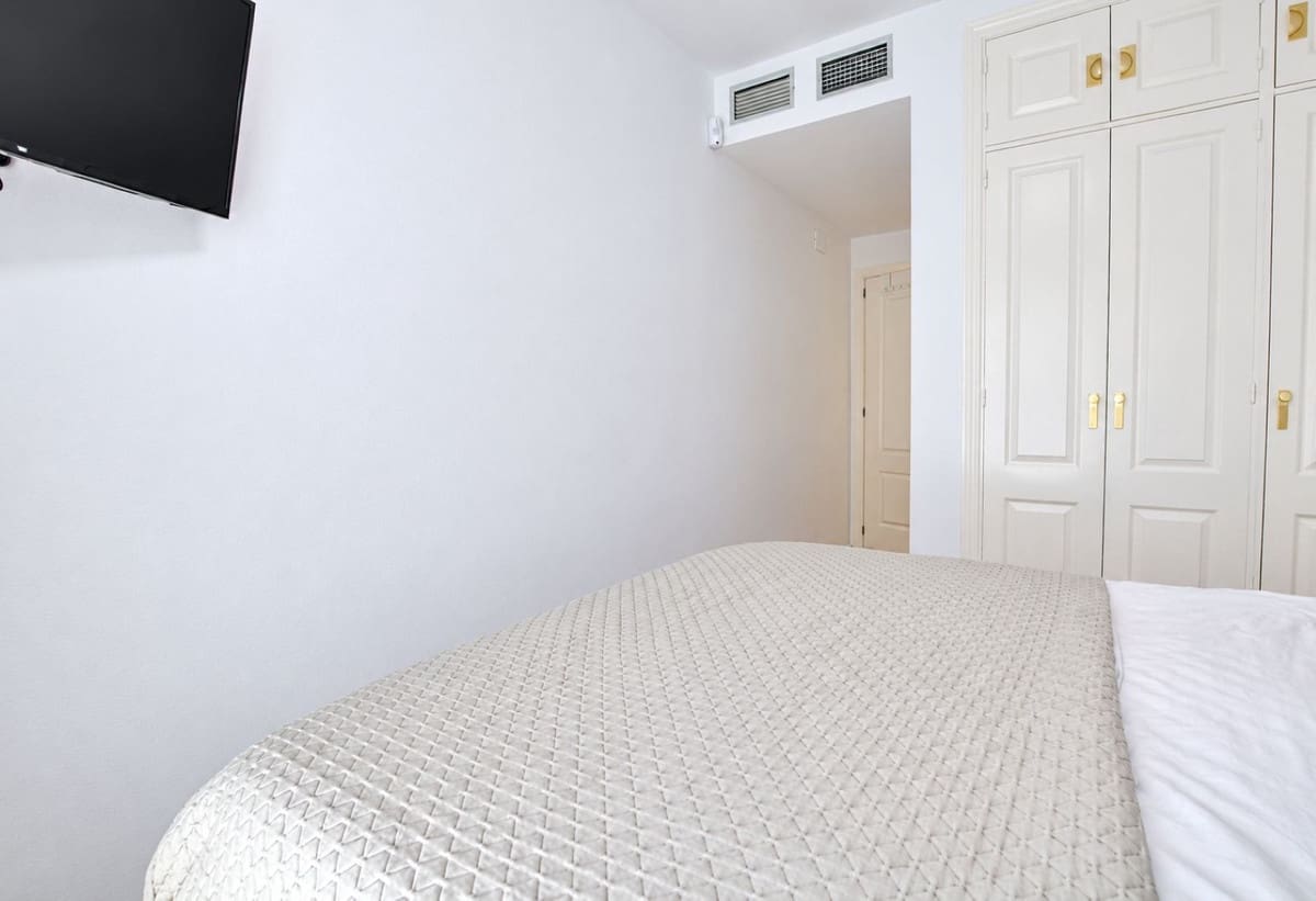 2 slaapkamer Appartement te koop in Riviera del Sol met zwembad garage - € 349.950 (Ref: 10177691)