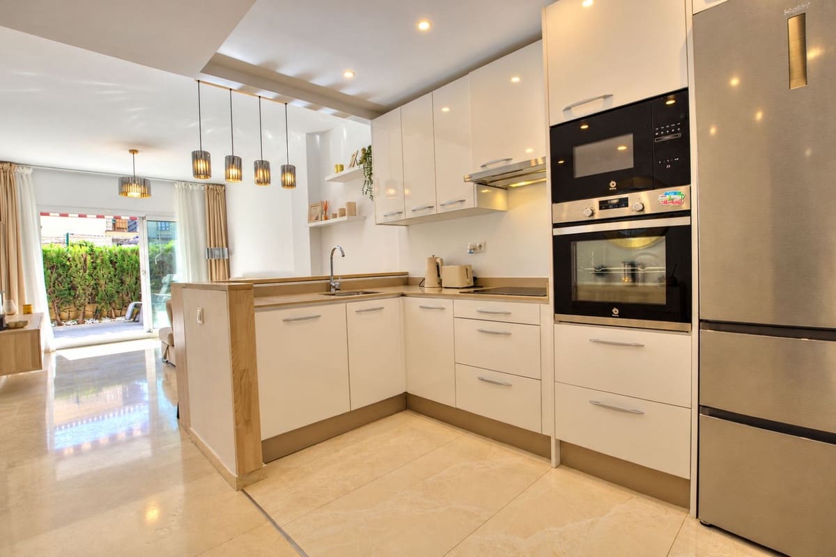 2 slaapkamer Appartement te koop in Riviera del Sol met zwembad garage - € 349.950 (Ref: 10177691)