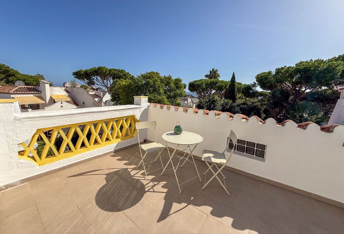 3 soveværelse Villa til salg i Calahonda med swimmingpool garage - € 635.000 (Ref: 10182132)