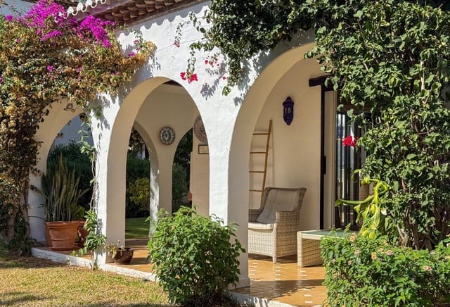 3 soveværelse Villa til salg i Calahonda, Mijas med swimmingpool garage - € 635.000 (Ref: 10182132)