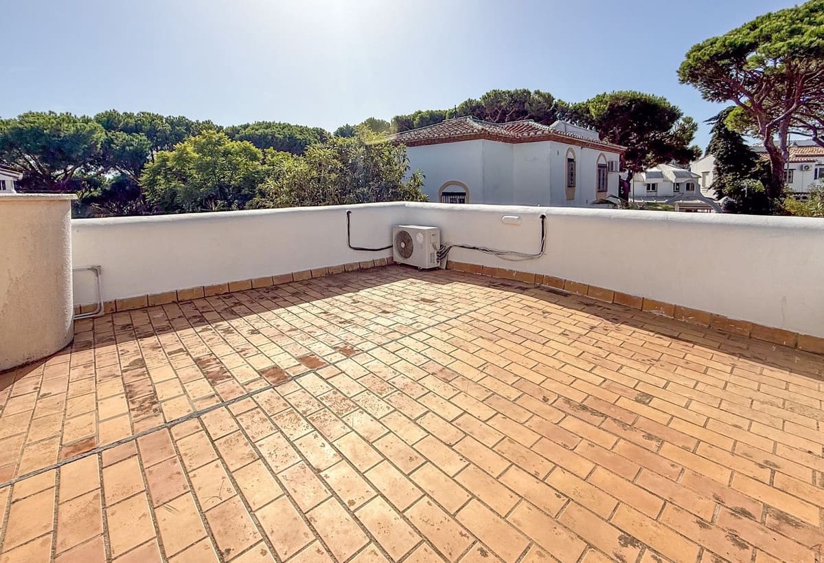 3 soveværelse Villa til salg i Calahonda med swimmingpool garage - € 635.000 (Ref: 10182132)