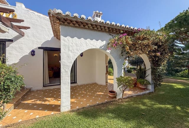 3 soveværelse Villa til salg i Calahonda, Mijas med swimmingpool garage - € 635.000 (Ref: 10182132)