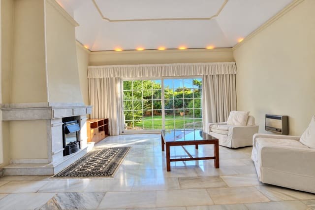 4 sypialnia Willa na sprzedaż w Calahonda, Mijas z basenem garażem - 849 950 € (Ref: 10186114)