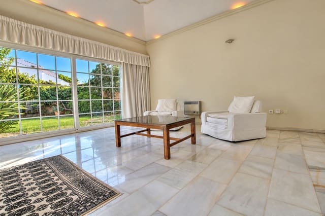 4 sypialnia Willa na sprzedaż w Calahonda, Mijas z basenem garażem - 849 950 € (Ref: 10186114)