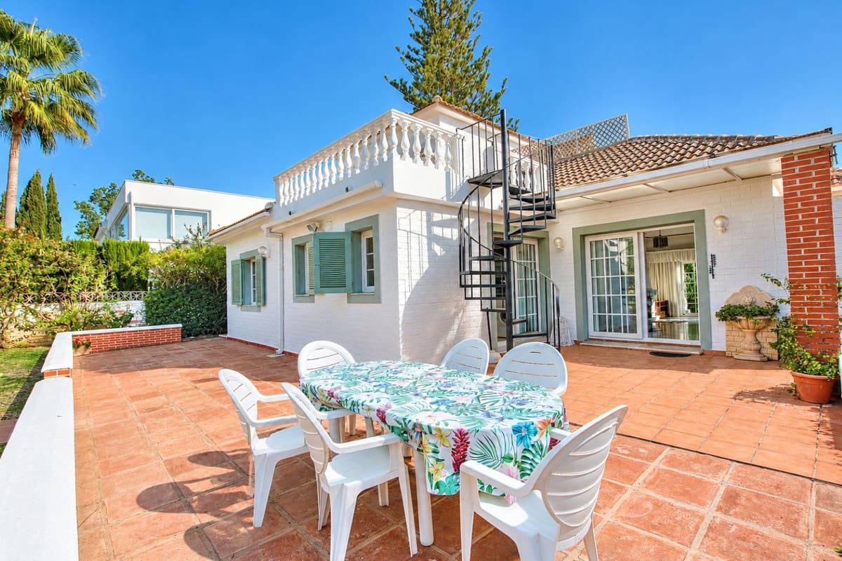 4 slaapkamer Villa te koop in Calahonda met zwembad garage - € 849.950 (Ref: 10186114)