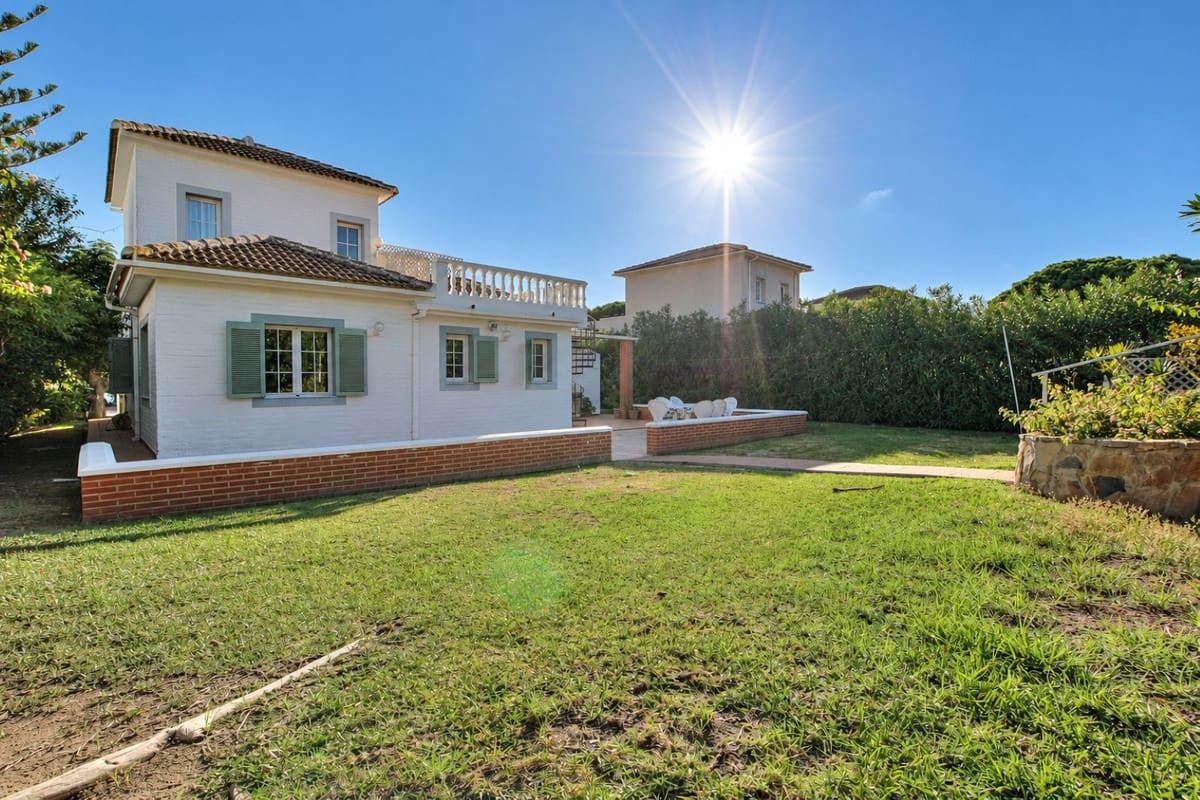 4 slaapkamer Villa te koop in Calahonda met zwembad garage - € 849.950 (Ref: 10186114)