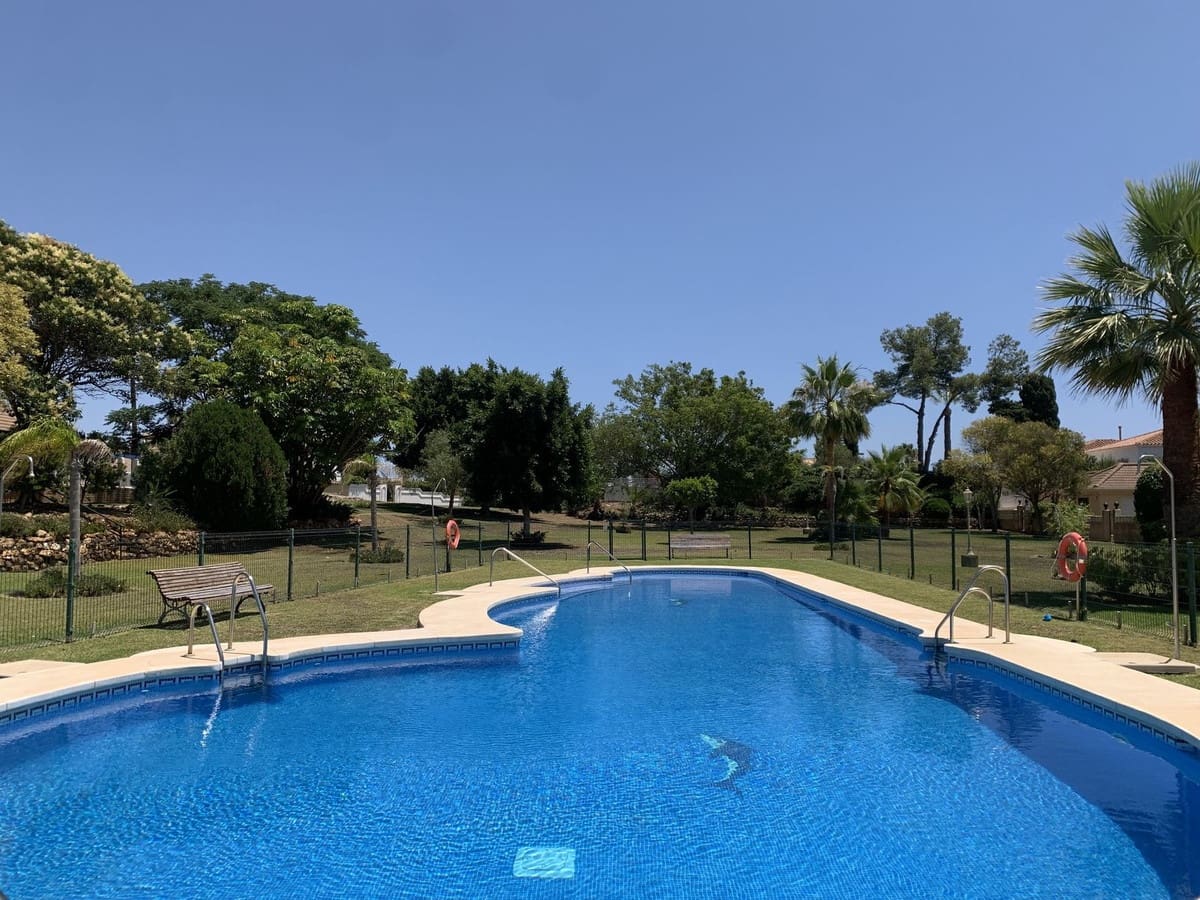 4 slaapkamer Villa te koop in Calahonda met zwembad garage - € 849.950 (Ref: 10186114)