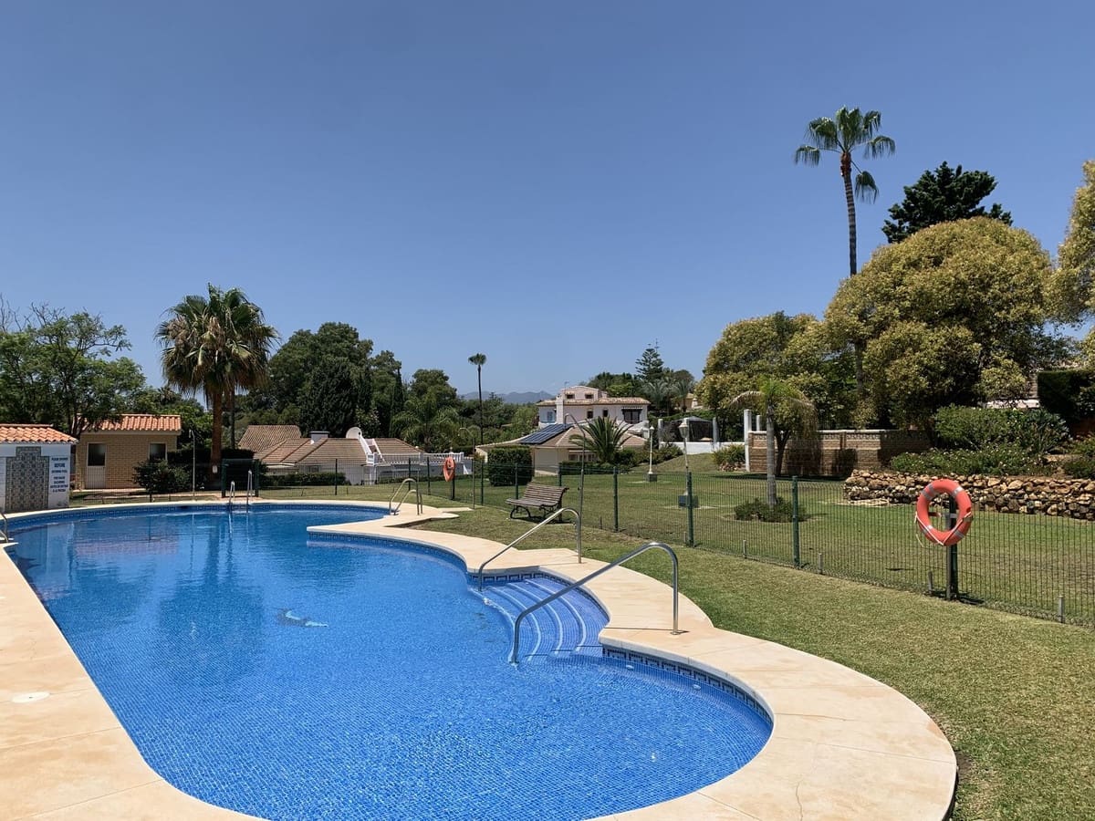 4 slaapkamer Villa te koop in Calahonda met zwembad garage - € 849.950 (Ref: 10186114)