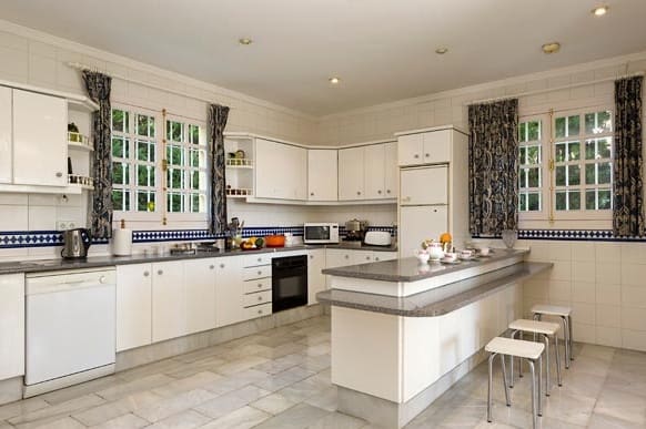 5 bedroom Villa for sale in Mijas Golf with pool garage - € 1,185,000 (Ref: 3910149)