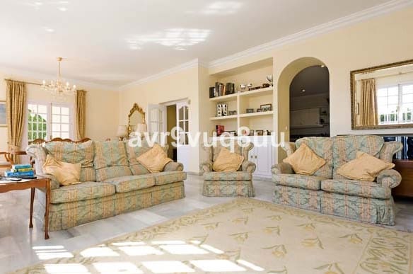 5 bedroom Villa for sale in Mijas Golf with pool garage - € 1,185,000 (Ref: 3910149)