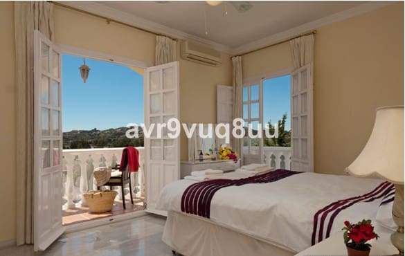 5 bedroom Villa for sale in Mijas Golf with pool garage - € 1,185,000 (Ref: 3910149)