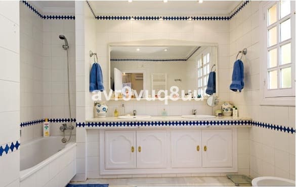5 bedroom Villa for sale in Mijas Golf with pool garage - € 1,185,000 (Ref: 3910149)