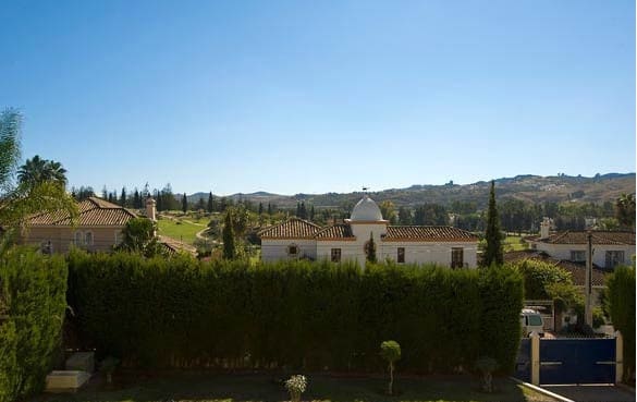 5 bedroom Villa for sale in Mijas Golf, Mijas with pool garage - € 1,185,000 (Ref: 3910149)