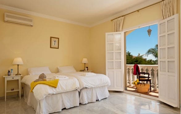 5 bedroom Villa for sale in Mijas Golf with pool garage - € 1,185,000 (Ref: 3910149)