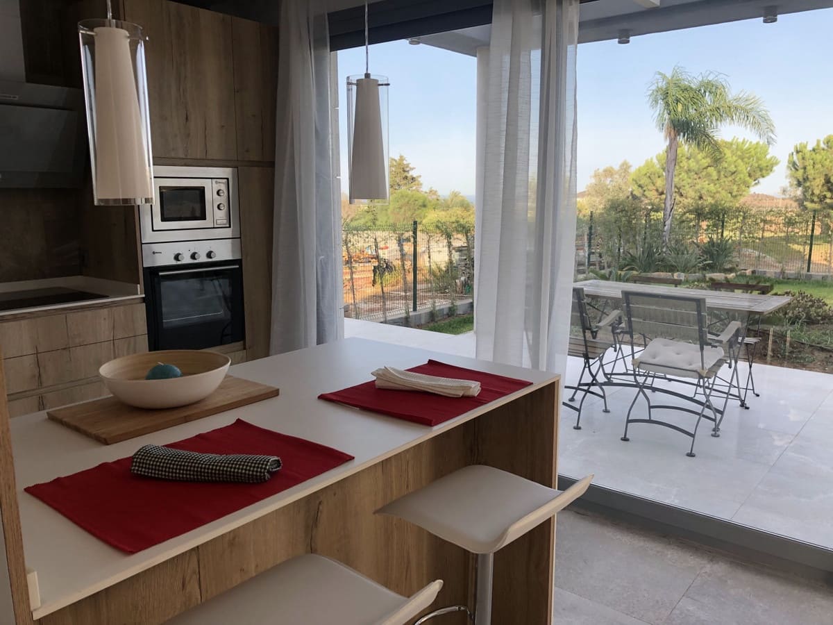 3 bedroom Villa for sale in Cerro del Aguila with pool garage - € 975,000 (Ref: 3945337)