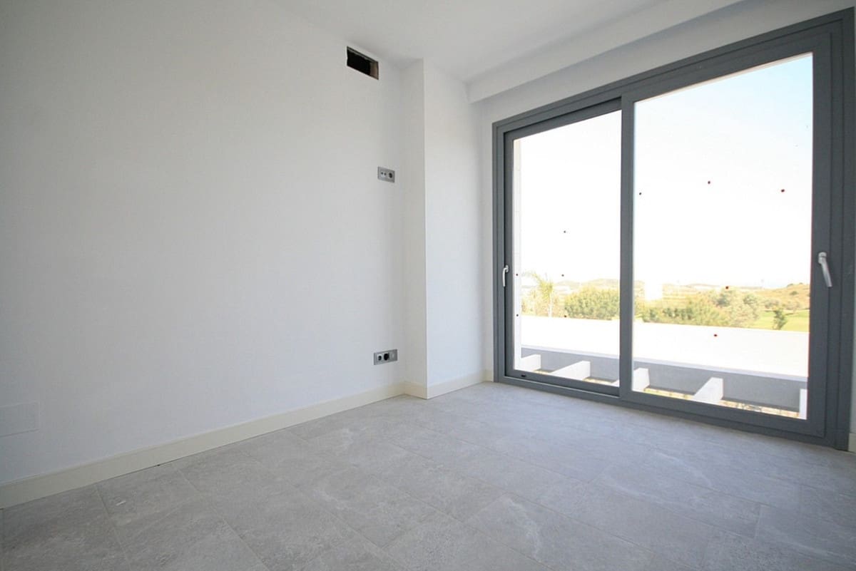 3 bedroom Villa for sale in Cerro del Aguila with pool garage - € 975,000 (Ref: 3945337)