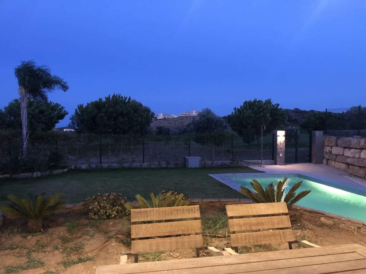 3 bedroom Villa for sale in Cerro del Aguila with pool garage - € 975,000 (Ref: 3945337)