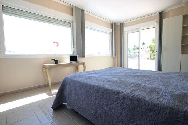 Villa/Maison de 6 chambres de location de vacances à La Cala de Mijas, Mijas avec piscine garage - 2 400 € (Ref: 5703133)