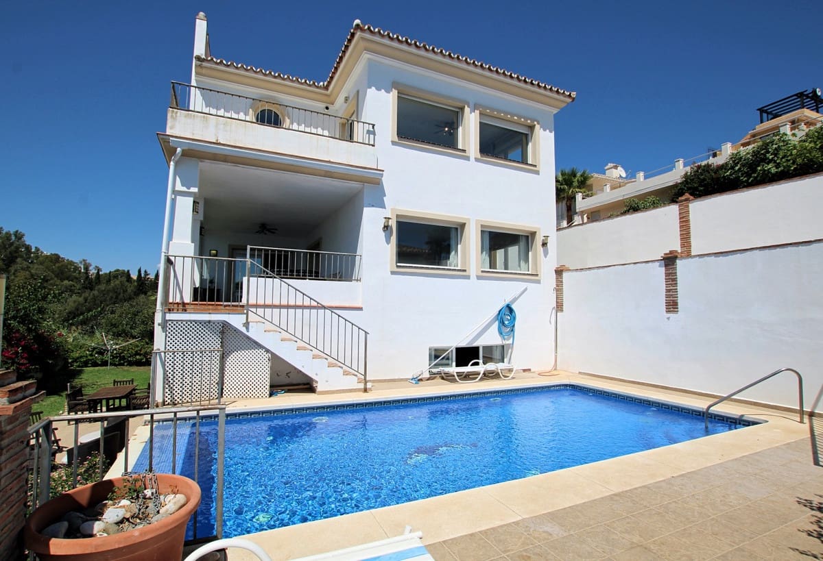 6 quarto Moradia para arrendamento para férias em La Cala de Mijas com piscina Garagem - 2 400 € (Ref: 5703133)