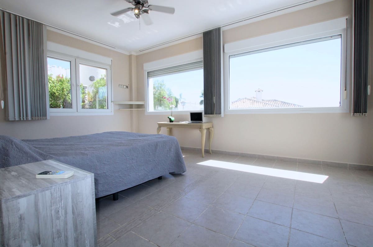 Chalet de 6 habitaciones en La Cala de Mijas en alquiler vacacional con piscina garaje - 2.400 € (Ref: 5703133)