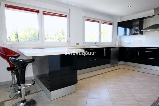 6 makuuhuone Huvila lomavuokrausta paikassa La Cala de Mijas, Mijas mukana uima-altaan 
autotalli - 2 400 € (Ref: 5703133)