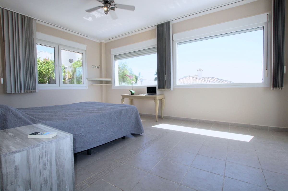 6 sovrum Villa för semesterbostäder i La Cala de Mijas med pool garage - 2 400 € (Ref: 5703133)