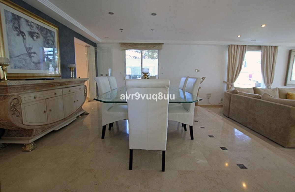 8 bedroom Villa for sale in Elviria with pool - € 3,500,000 (Ref: 7154981)