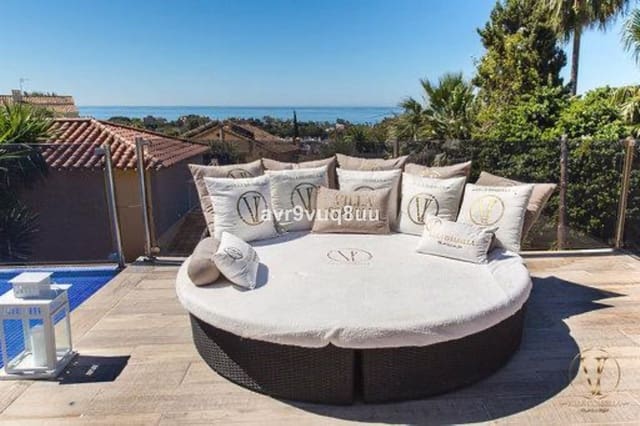 Chalet de 8 habitaciones en Elviria, Marbella en venta con piscina - 3.500.000 € (Ref: 7154981)